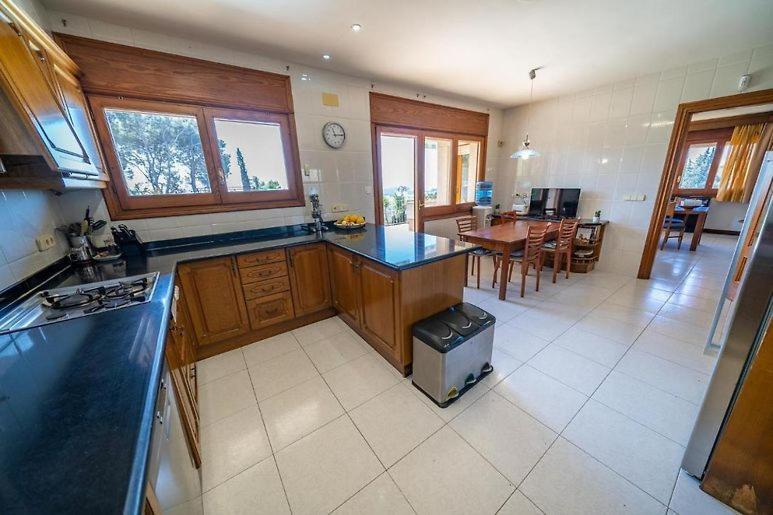 Preciosa Casa 2000 M2 Piscina Mar Barbacoa Felicidad Villa